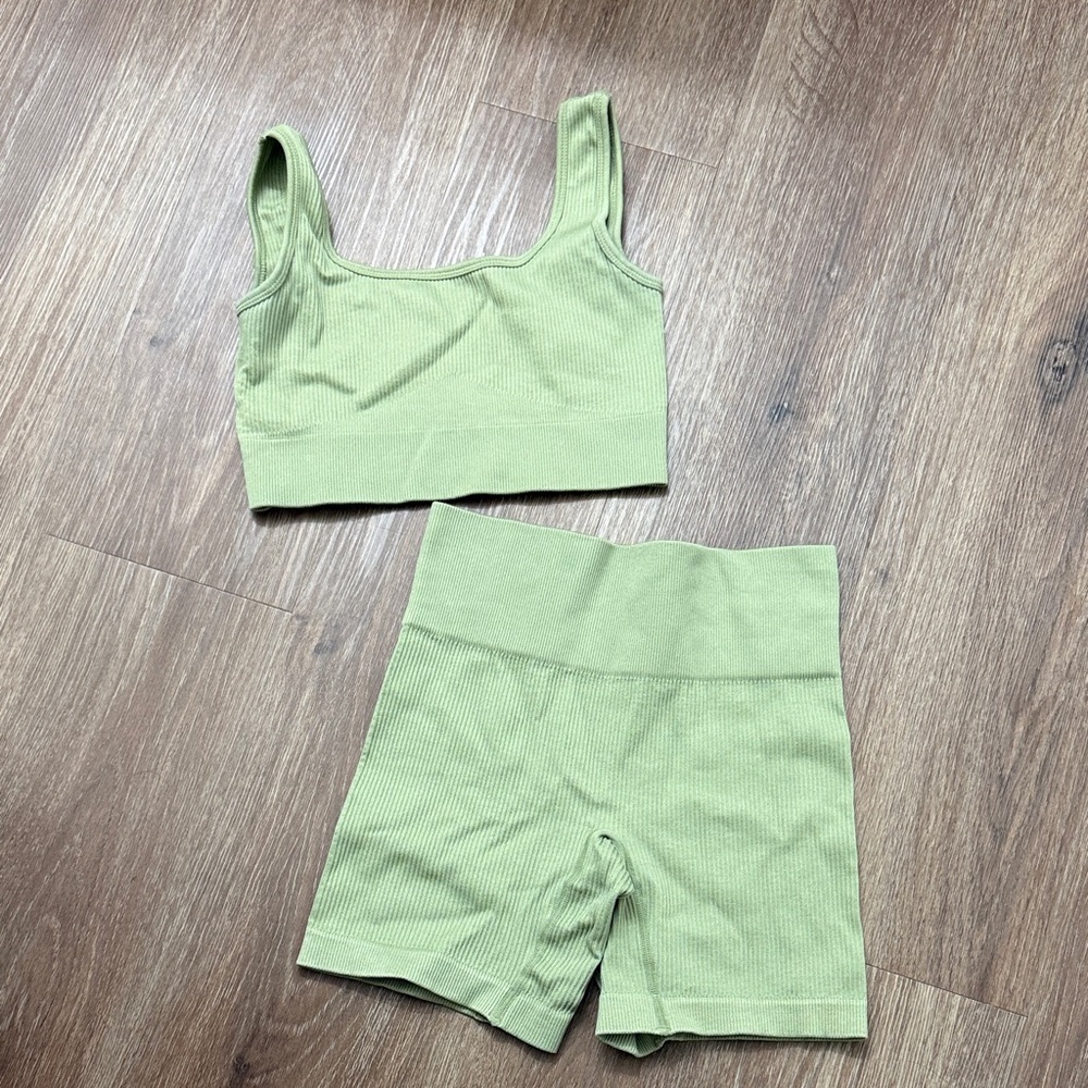 Green Ribbed Women's Athletic Set